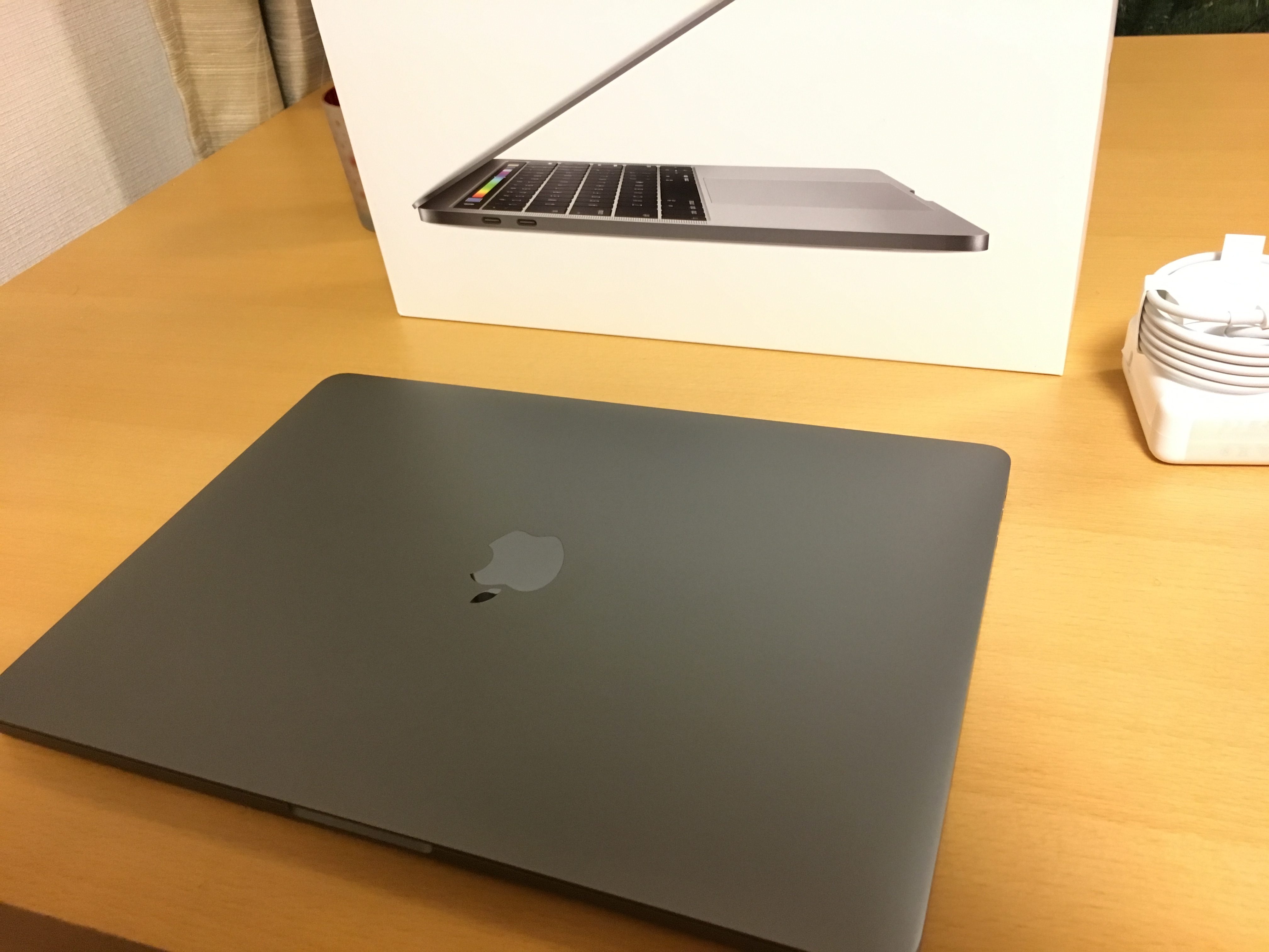 MacBook Pro 13インチ 2016 Lateモデルがついに届いた！ | ガジェぶろ.com